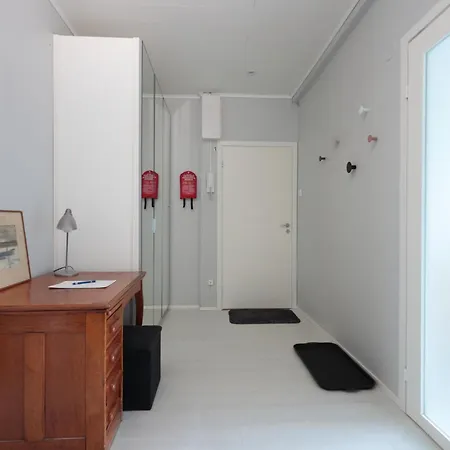 Urban Oasis - Two Bedrooms - Balcony - Nearby Metro Apartment Helsinki