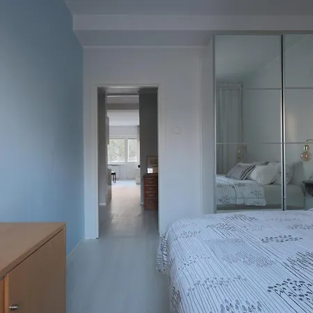 Apartment Urban Oasis - Two Bedrooms - Balcony - Nearby Metro *